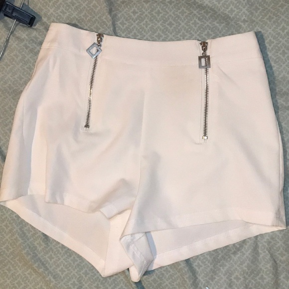 Pants - White two zipper shorts